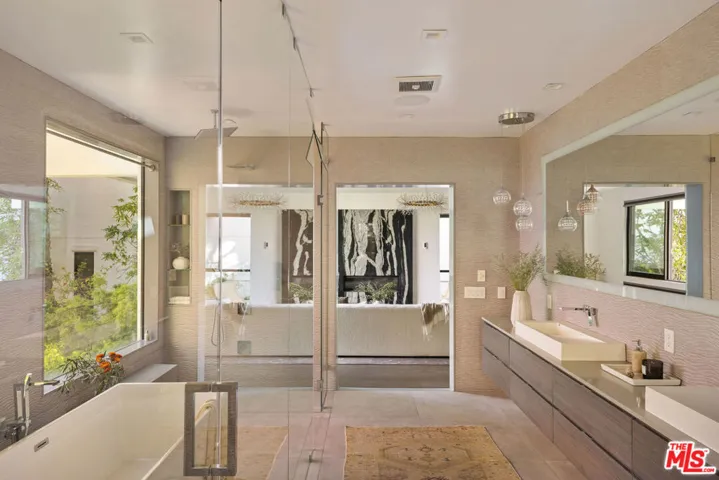 4130 Parva Avenue, Los Angeles, California 90027