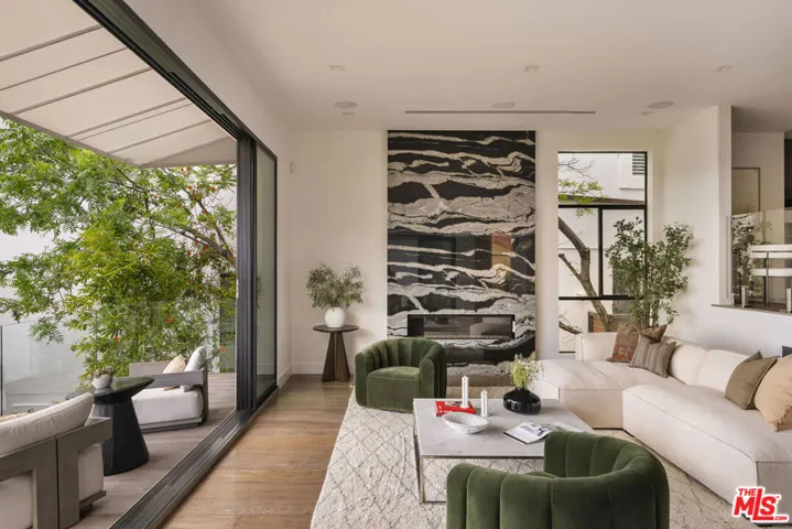 4130 Parva Avenue, Los Angeles, California 90027