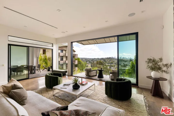 4130 Parva Avenue, Los Angeles, California 90027