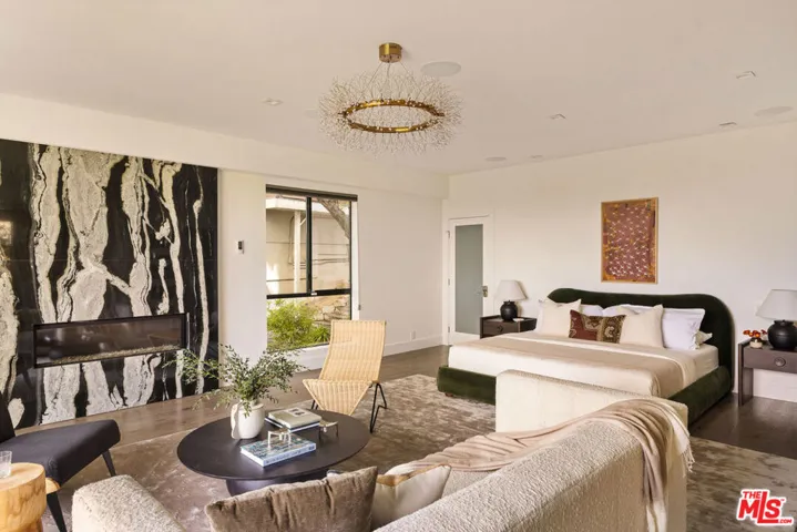 4130 Parva Avenue, Los Angeles, California 90027