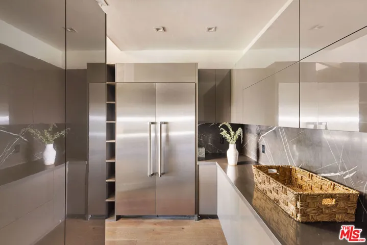 4130 Parva Avenue, Los Angeles, California 90027