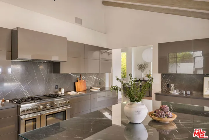 4130 Parva Avenue, Los Angeles, California 90027