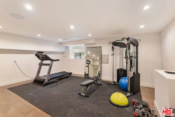 4130 Parva Avenue, Los Angeles, California 90027