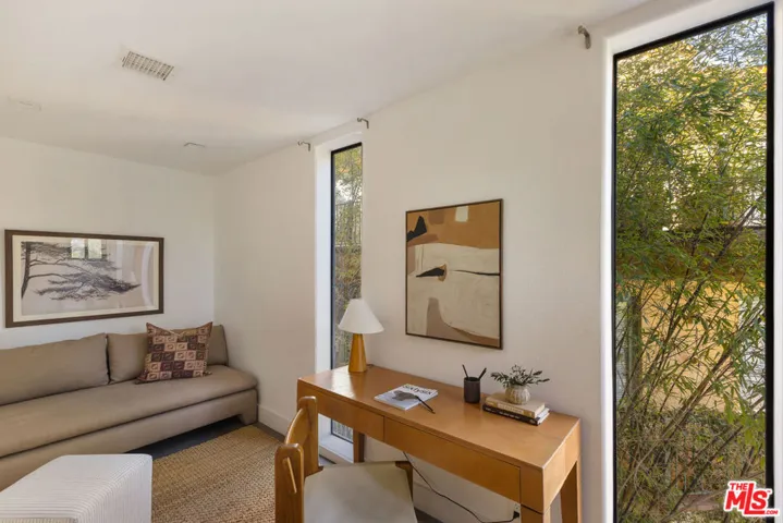 4130 Parva Avenue, Los Angeles, California 90027