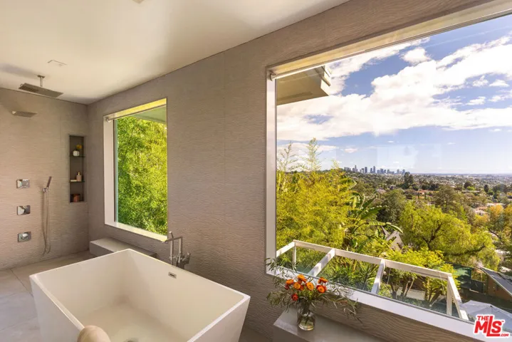 4130 Parva Avenue, Los Angeles, California 90027