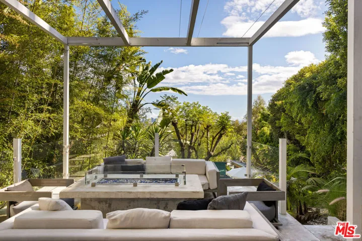 4130 Parva Avenue, Los Angeles, California 90027