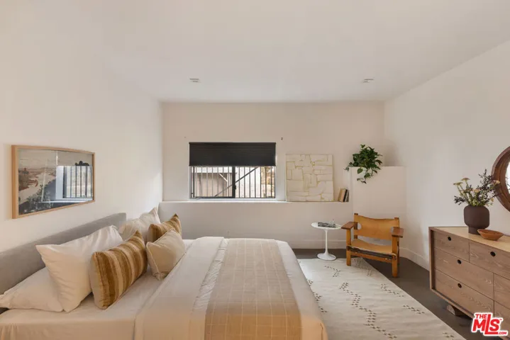 4130 Parva Avenue, Los Angeles, California 90027