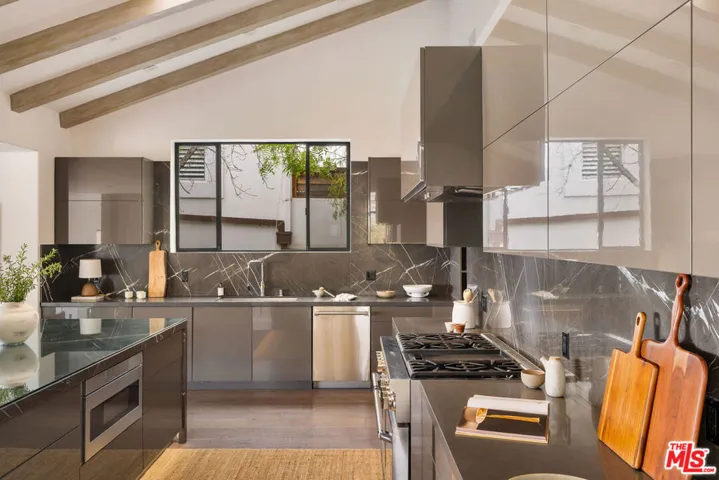 4130 Parva Avenue, Los Angeles, California 90027