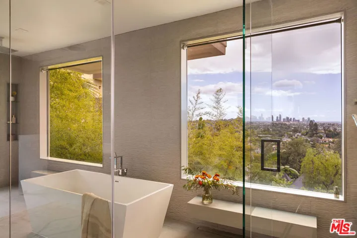 4130 Parva Avenue, Los Angeles, California 90027