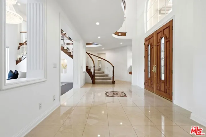 20274 Via Medici, Porter Ranch, California 91326