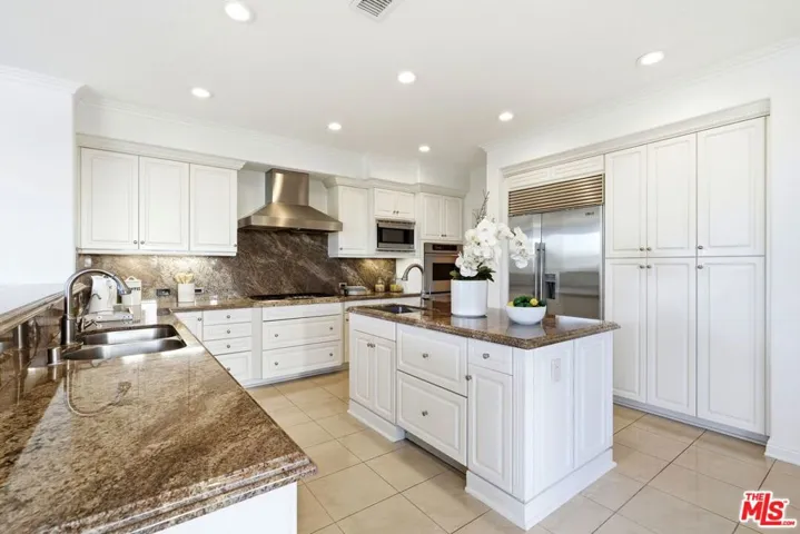 20274 Via Medici, Porter Ranch, California 91326