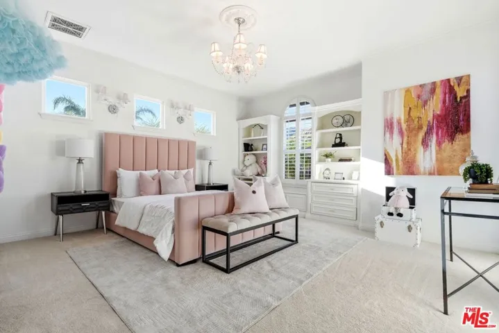 20274 Via Medici, Porter Ranch, California 91326