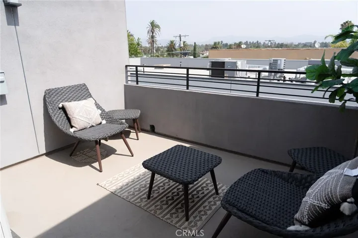 1187 Crenshaw Boulevard 103, Los Angeles, California 90019