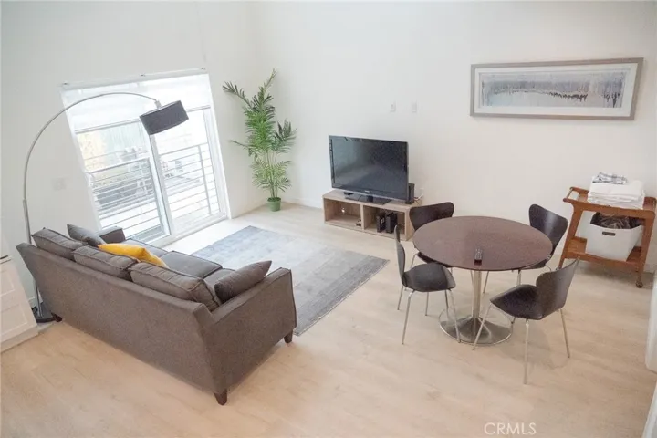 1187 Crenshaw Boulevard 103, Los Angeles, California 90019