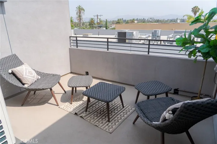 1187 Crenshaw Boulevard 103, Los Angeles, California 90019