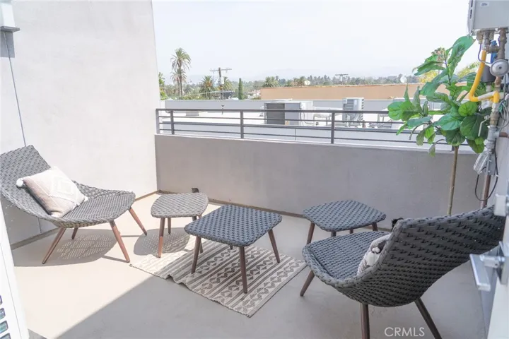 1187 Crenshaw Boulevard 103, Los Angeles, California 90019