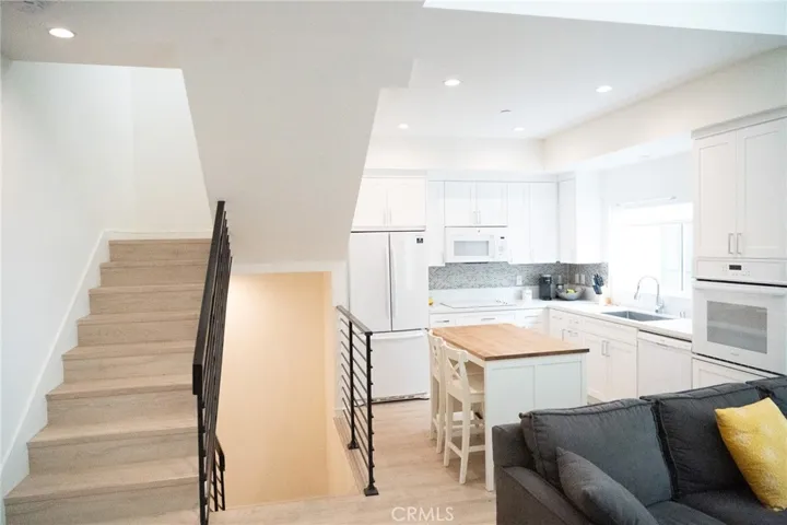 1187 Crenshaw Boulevard 103, Los Angeles, California 90019