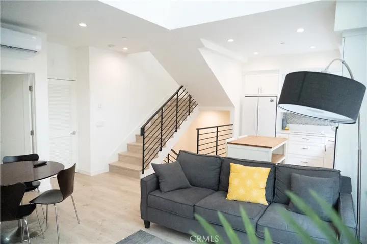 1187 Crenshaw Boulevard 103, Los Angeles, California 90019