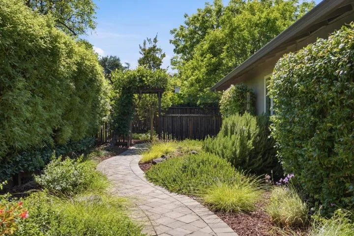 20580 Canyon View Drive, Saratoga, California 95070