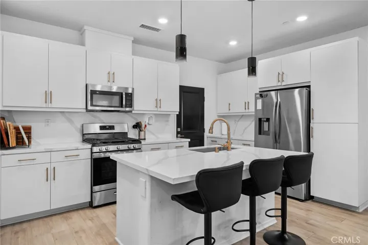 5604 Altamura 3, Fontana, California 92336