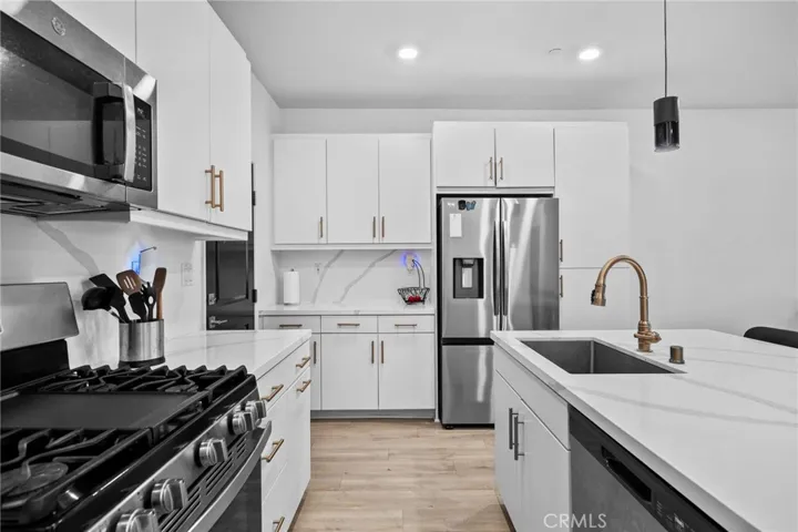 5604 Altamura 3, Fontana, California 92336