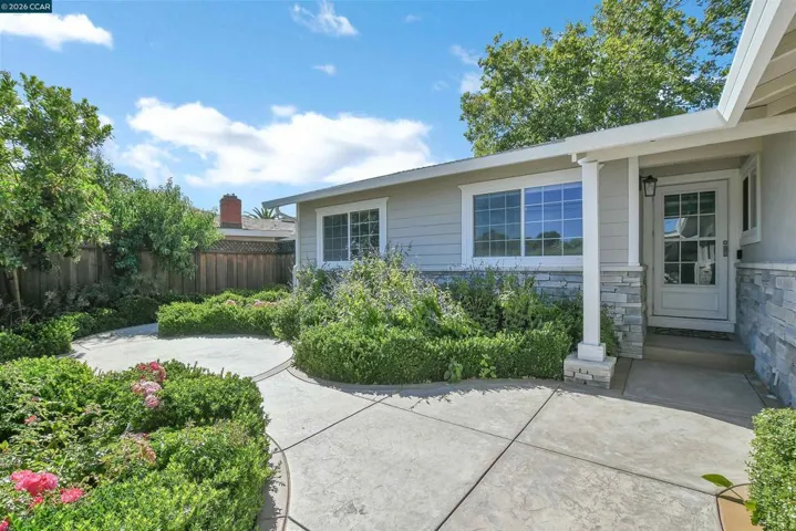 3555 Thunderbird Dr, Concord, California 94520