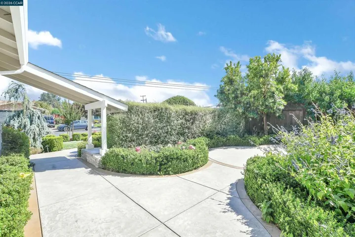 3555 Thunderbird Dr, Concord, California 94520