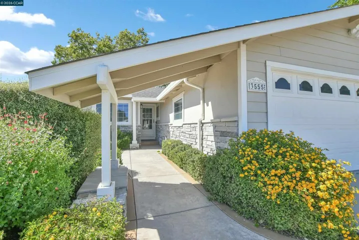 3555 Thunderbird Dr, Concord, California 94520