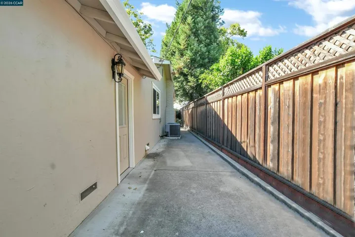 3555 Thunderbird Dr, Concord, California 94520