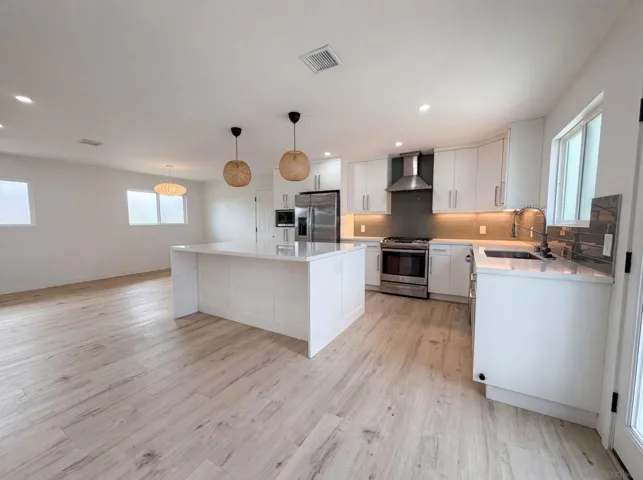 5041 Mable, San Diego, California 92117