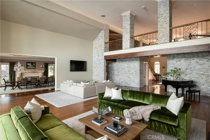 177 Shorewood, Lake Arrowhead, California 92352