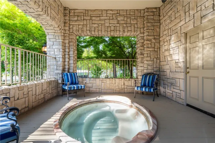 177 Shorewood, Lake Arrowhead, California 92352