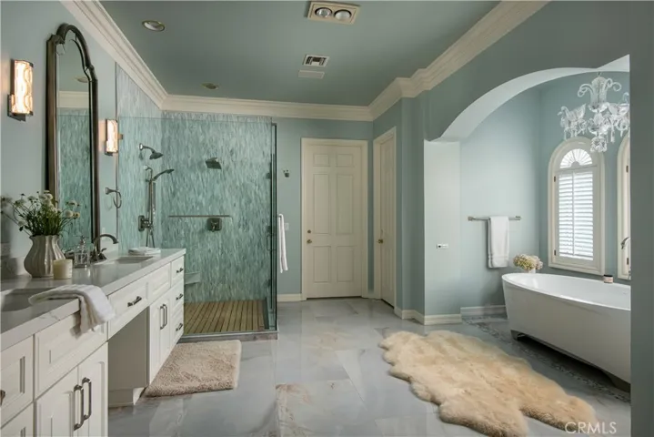 177 Shorewood, Lake Arrowhead, California 92352