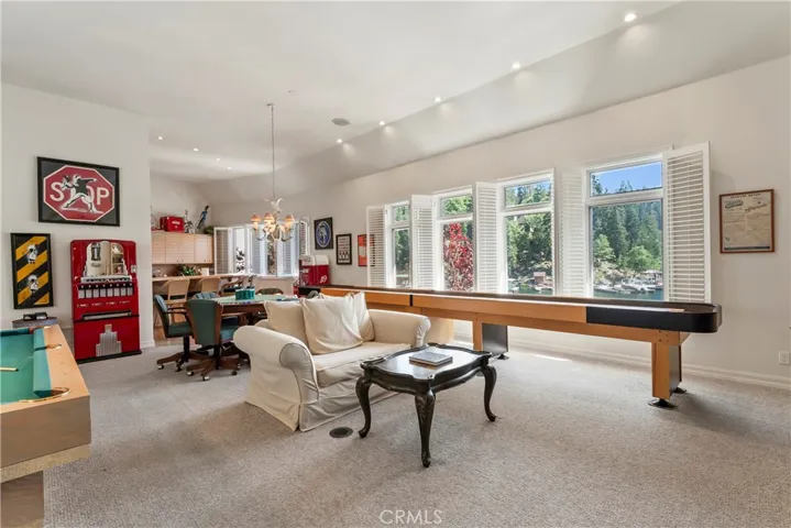 177 Shorewood, Lake Arrowhead, California 92352