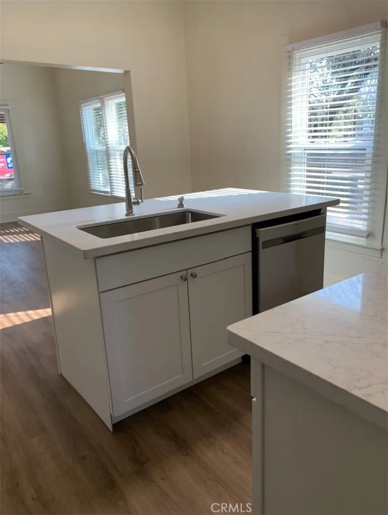 front residence kitchen