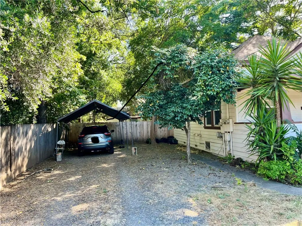 front residence parking