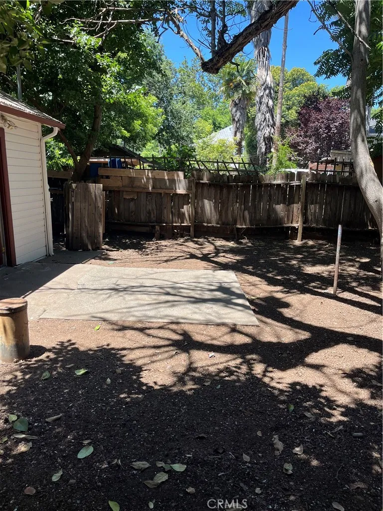 duplex one bedroom yard