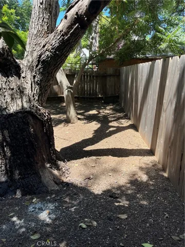 duplex one bedroom yard
