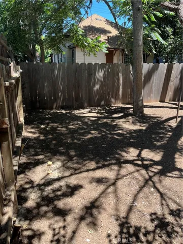 duplex one bedroom yard