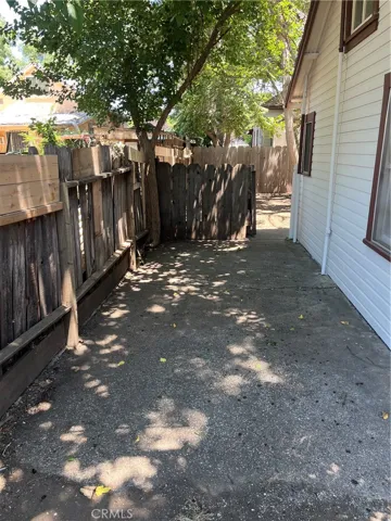 duplex one bedroom parking