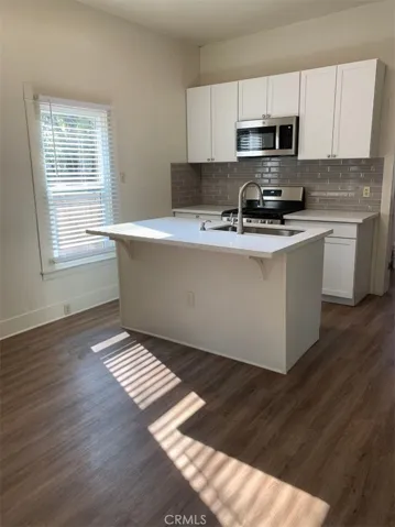 front residence kitchen