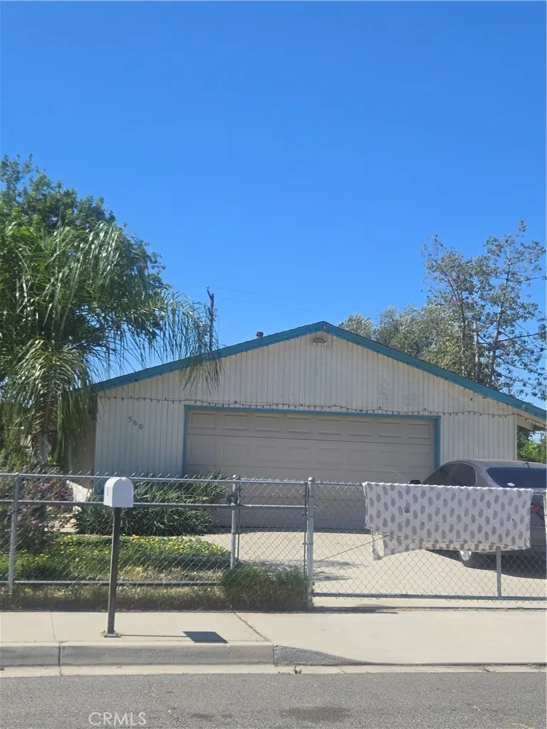 Direct entry garage. Home newer than ther good area homes