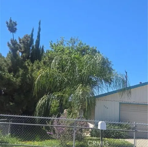 Tasteful landscaping