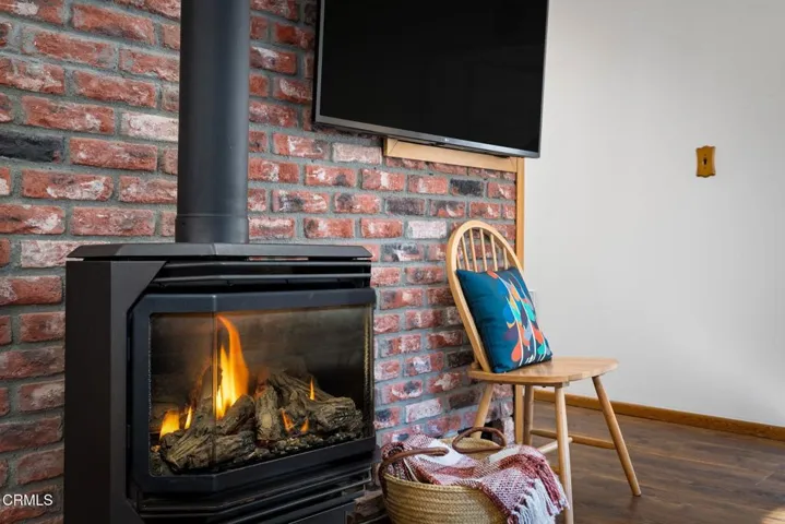 12-web-or-mls-42031-n-evergreen-rd