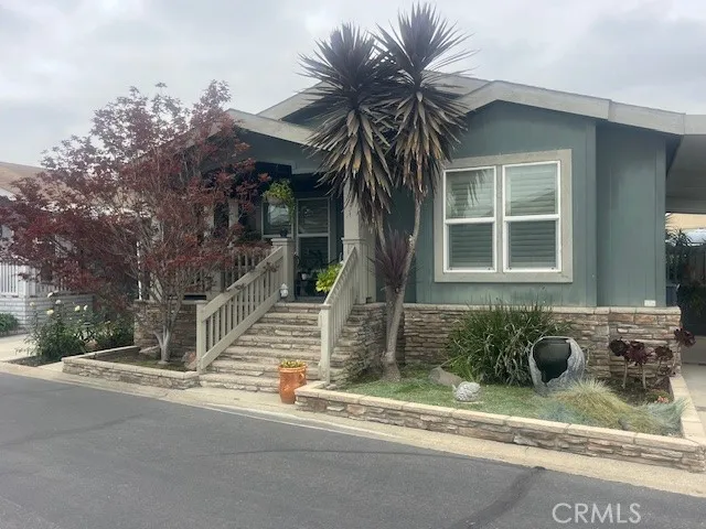 10681 Oak, Los Alamitos, California 90720