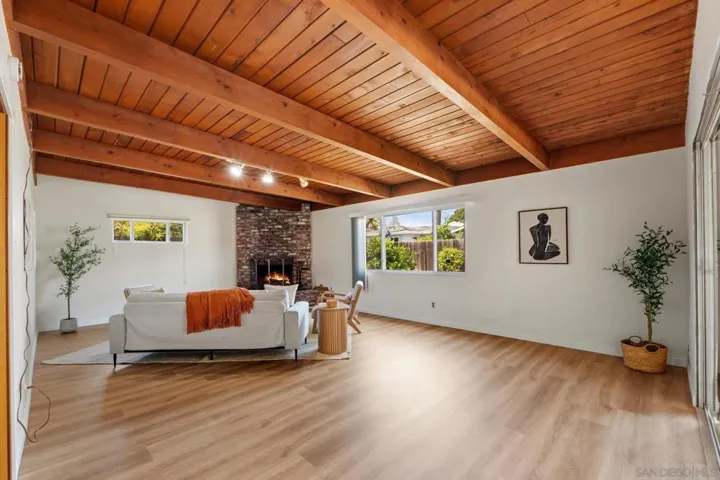 1416 S Maple, Escondido, California 92025