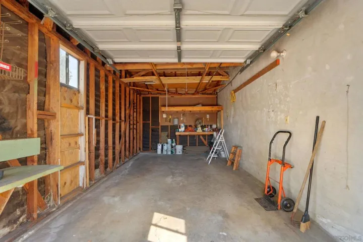 1416 S Maple, Escondido, California 92025
