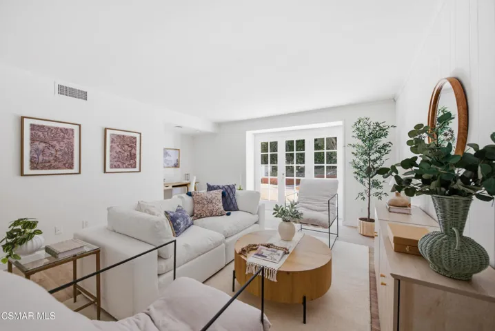 22421 Kearny St Calabasas-19