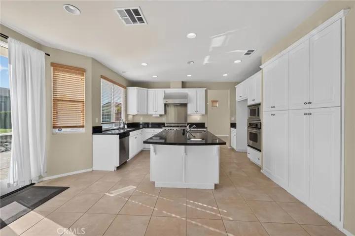 35913 Nonnie, Wildomar, California 92595