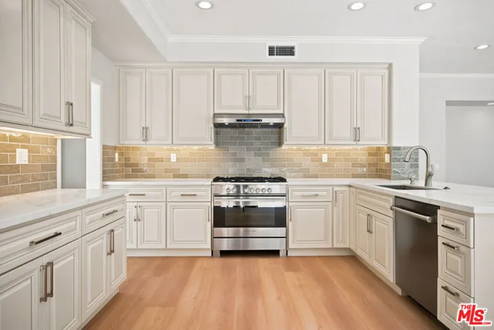 4324 Park Verdi, Calabasas, California 91302
